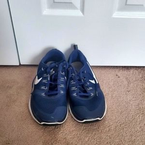 Nike mens shoessize12